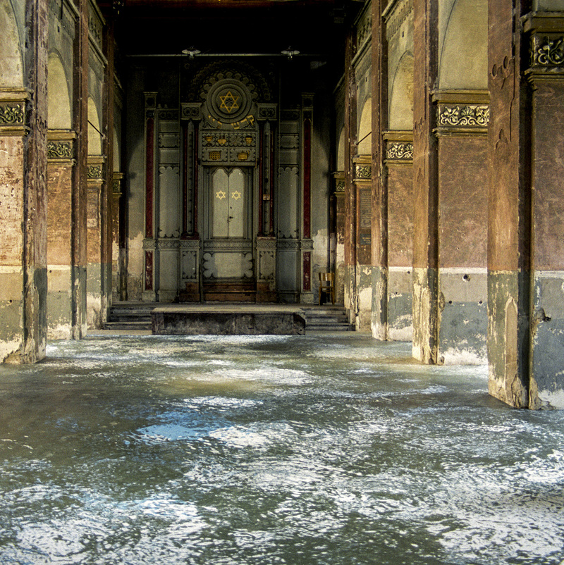 Waterwalk/Po hladině, 2003, digital print on vinyl, 33 X 39ft, Palmovka Synague, Prague